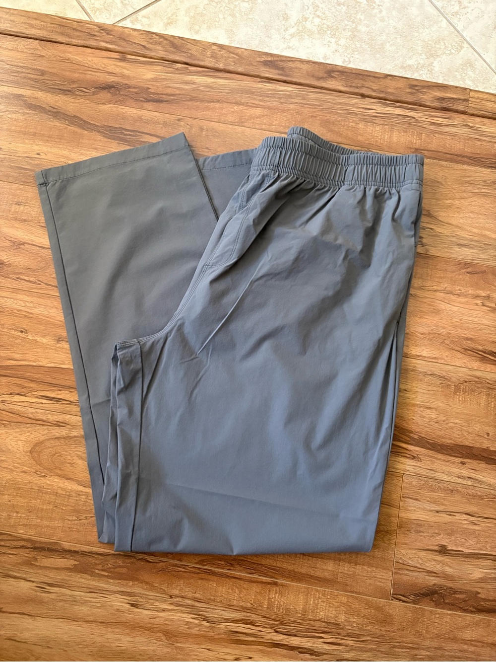 Baleaf Men's Jogger Pants in Light Gray with Elastic Waist